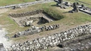 sumur suci candi ratu boko